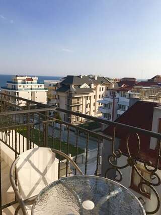 Апарт-отели Villa Livia - Guest Apartments Равда Номер-студио с балконом и видом на море-5